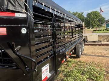 6.8x32' Neckover Livestock
