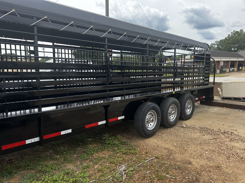 6.8x32' Neckover Livestock