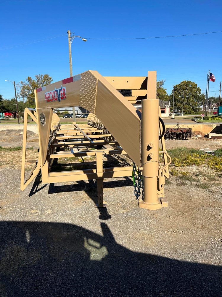 8x38 Neckover Hay