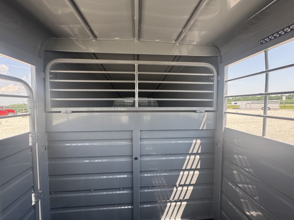 2026 Swift Built 20' Livestock