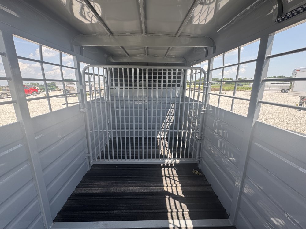 2026 Swift Built 20' Livestock