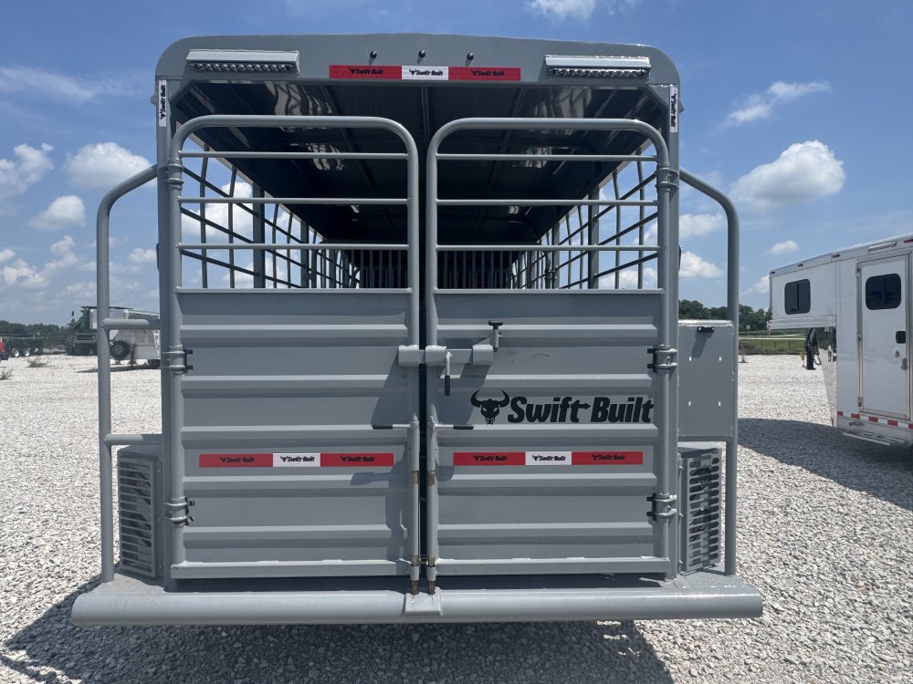 2026 Swift Built 20' Livestock