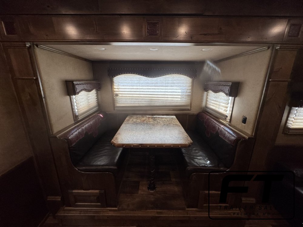 2020 Twister 4 Horse Side Load 15'6 Trail Boss Horse - Living Quarters