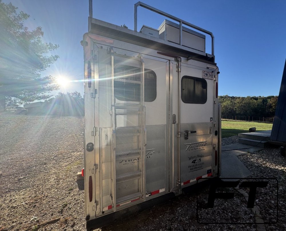 2020 Twister 4 Horse Side Load 15'6 Trail Boss Horse - Living Quarters