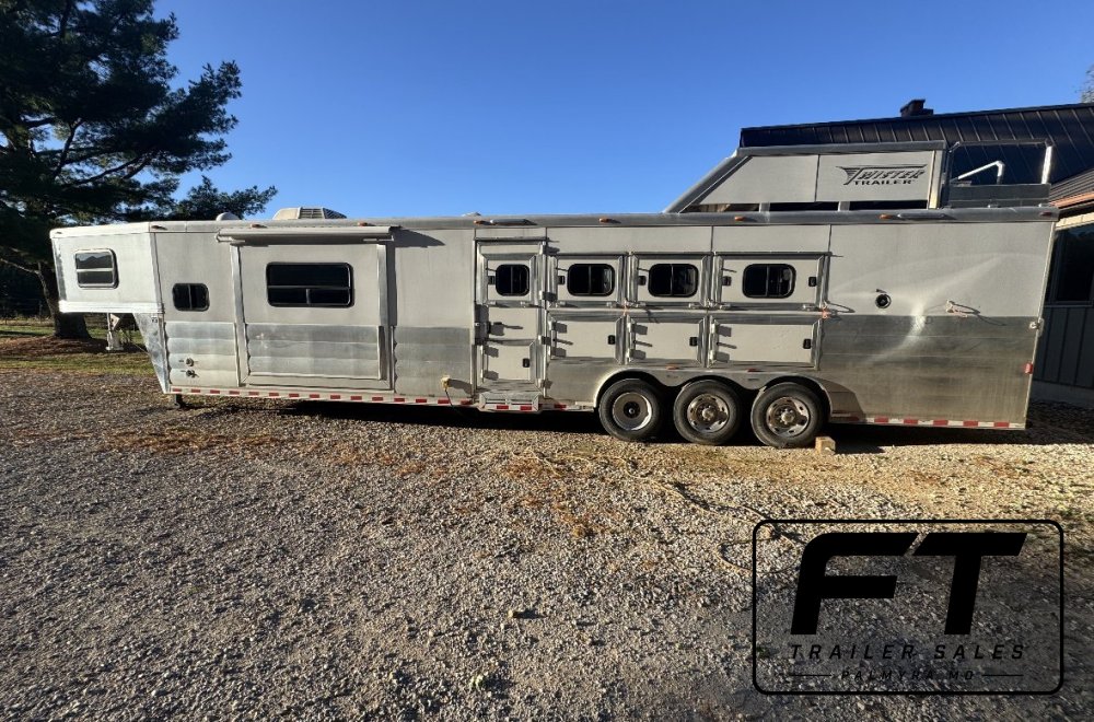 2020 Twister 4 Horse Side Load 15'6 Trail Boss Horse - Living Quarters