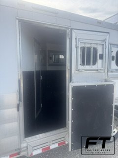 2020 Twister 4 Horse Side Load 15'6 Trail Boss Horse - Living Quarters