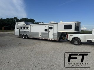 2020 Twister 4 Horse Side Load 15'6 Trail Boss Horse - Living Quarters