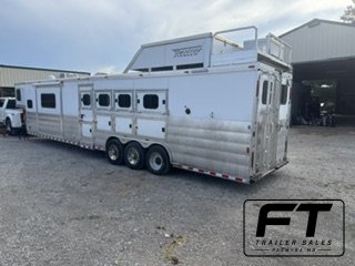 2020 Twister 4 Horse Side Load 15'6 Trail Boss Horse - Living Quarters