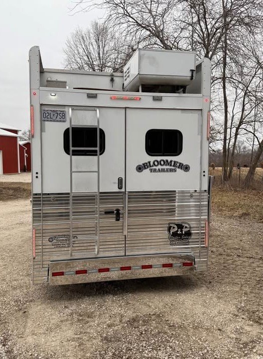 2018 Bloomer 4 Horse Sideload 15'8 Trail Boss Conversion