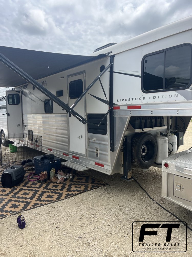 2021 Lakota 11' Living Quarters 16' Stockback