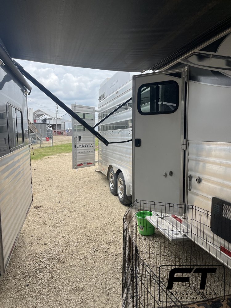 2021 Lakota 11' Living Quarters 16' Stockback