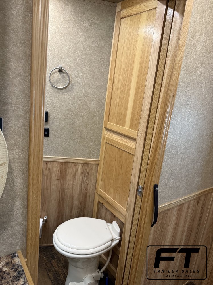 2021 Lakota 11' Living Quarters 16' Stockback