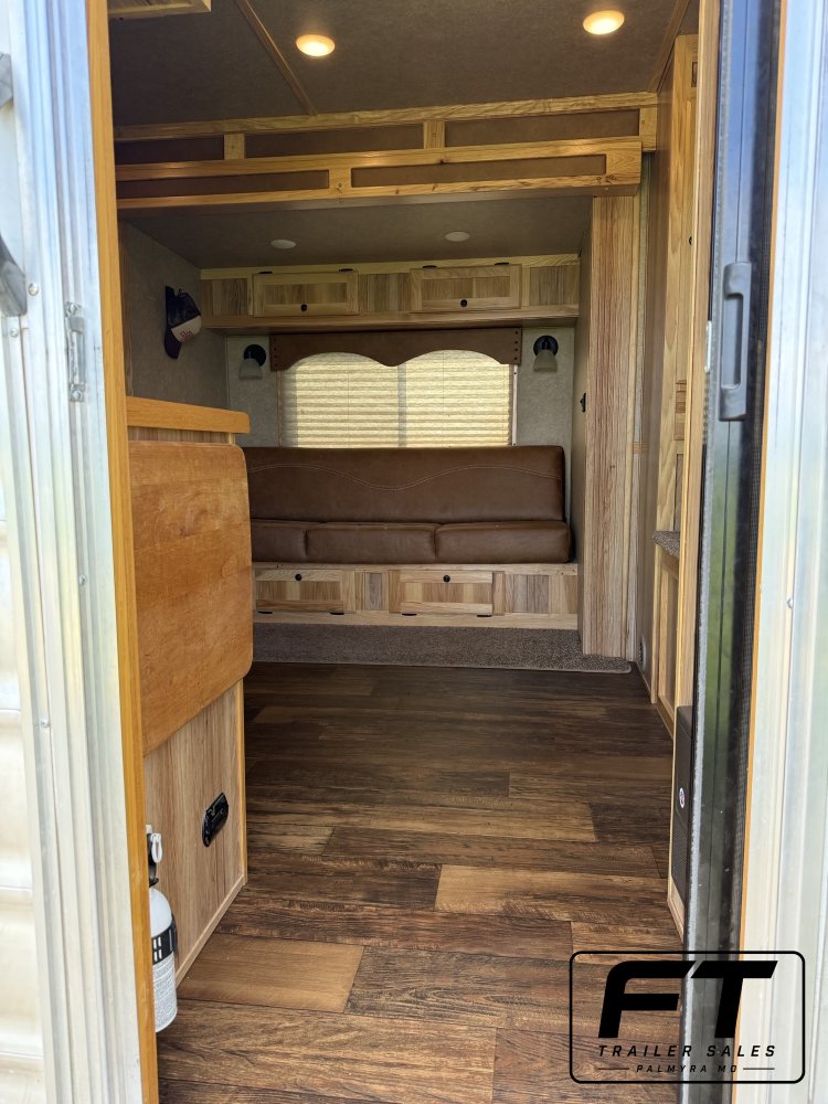 2021 Lakota 11' Living Quarters 16' Stockback