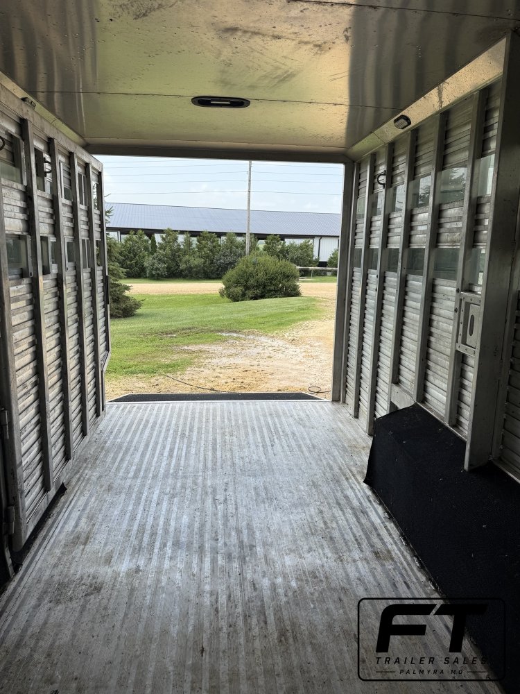 2021 Lakota 11' Living Quarters 16' Stockback