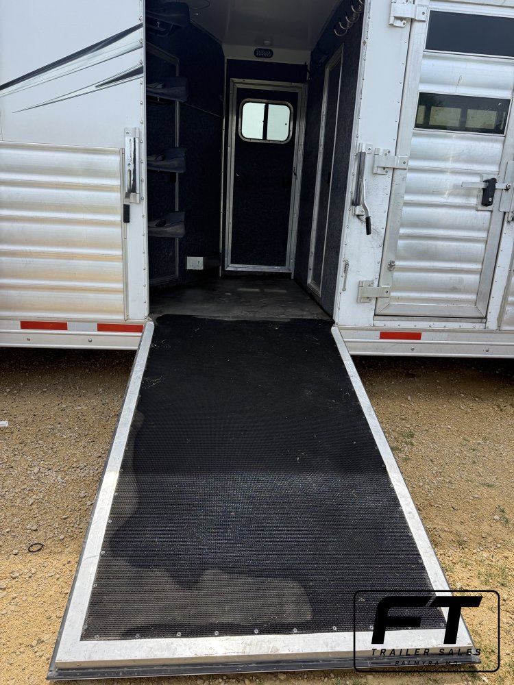 2021 Lakota 11' Living Quarters 16' Stockback