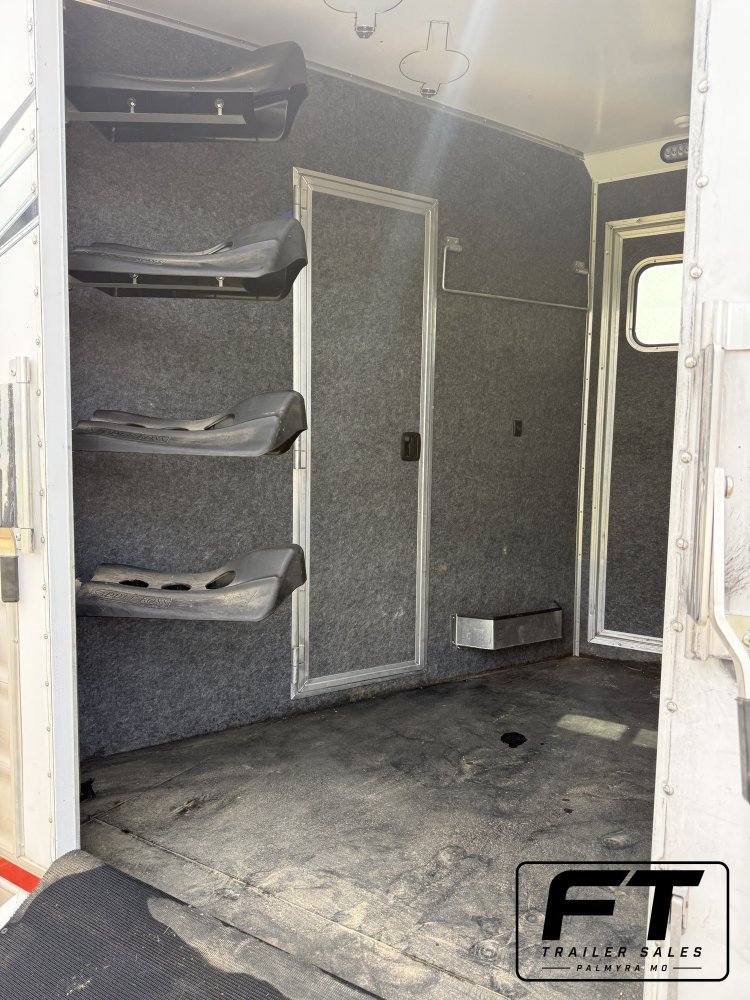 2021 Lakota 11' Living Quarters 16' Stockback