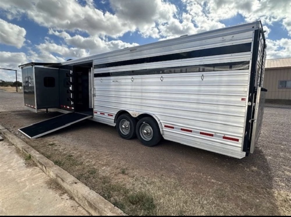 2023 Logan Coach Trailers Livestock Gooseneck Trailer with 13' Living Quarters