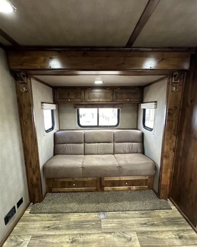 2023 Logan Coach Trailers Livestock Gooseneck Trailer with 13' Living Quarters