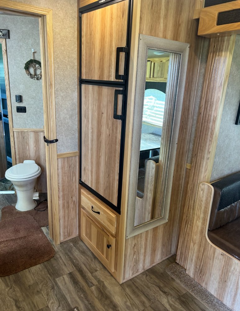 2021 Lakota Charger 3 Horse with a 15' Living Quarters