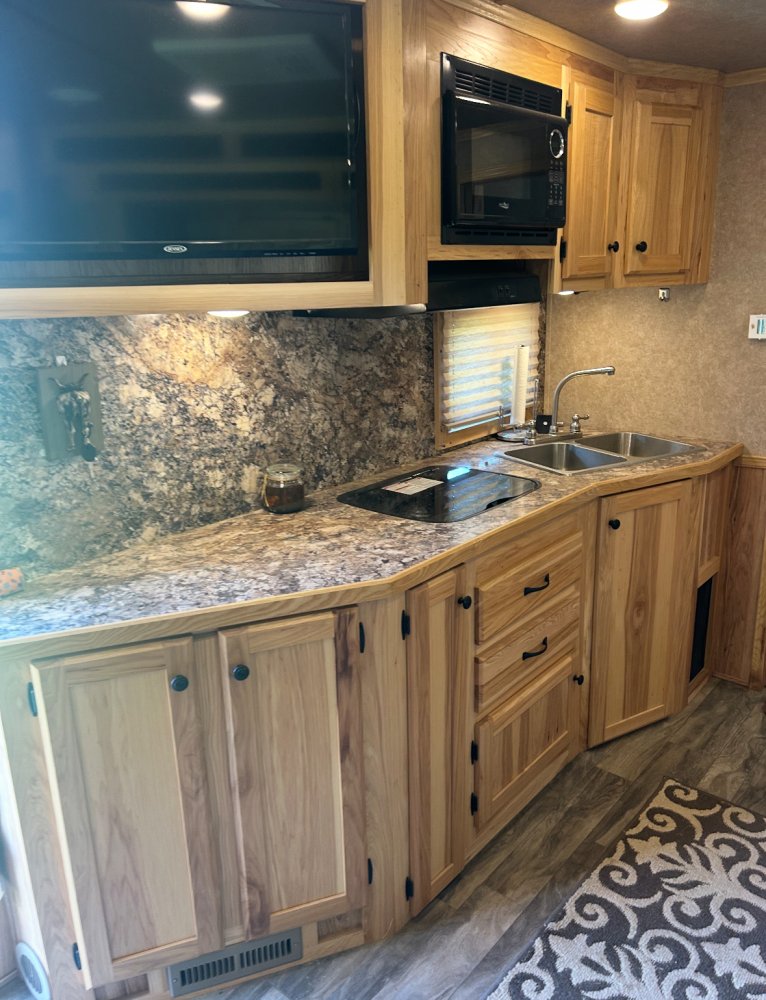 2021 Lakota Charger 3 Horse with a 15' Living Quarters