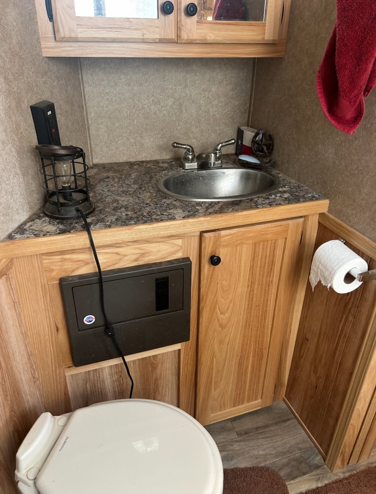2021 Lakota Charger 3 Horse with a 15' Living Quarters