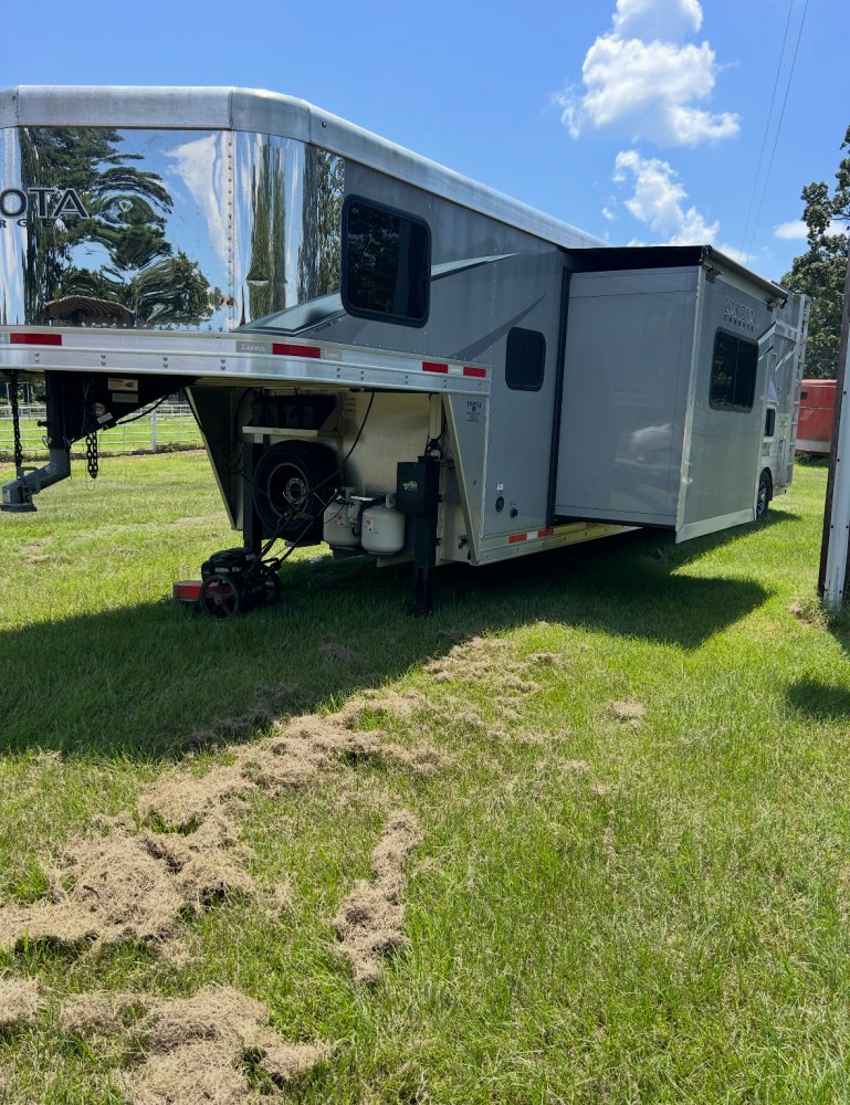 2021 Lakota Charger 3 Horse with a 15' Living Quarters