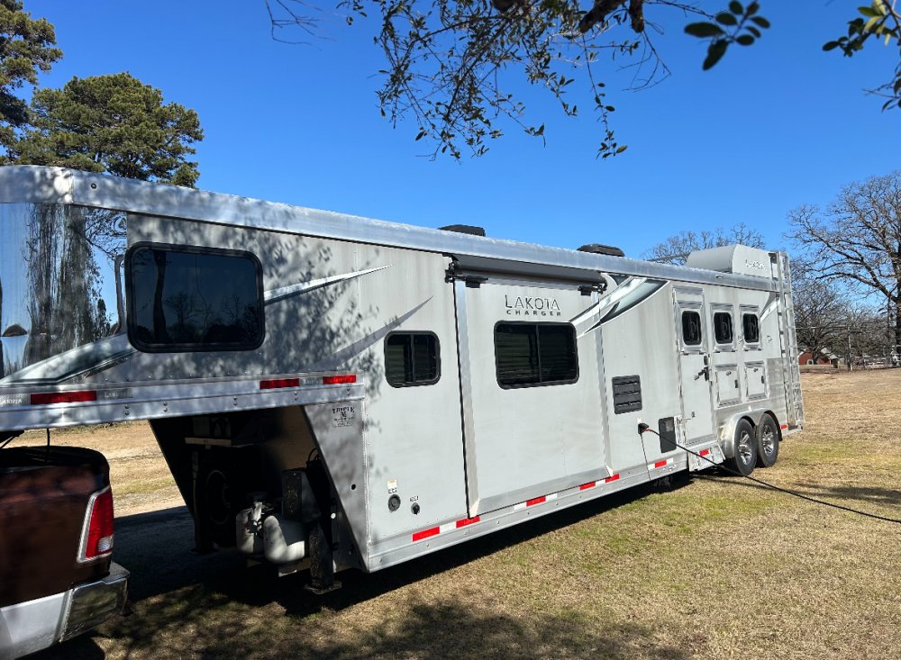 2021 Lakota Charger 3 Horse with a 15' Living Quarters