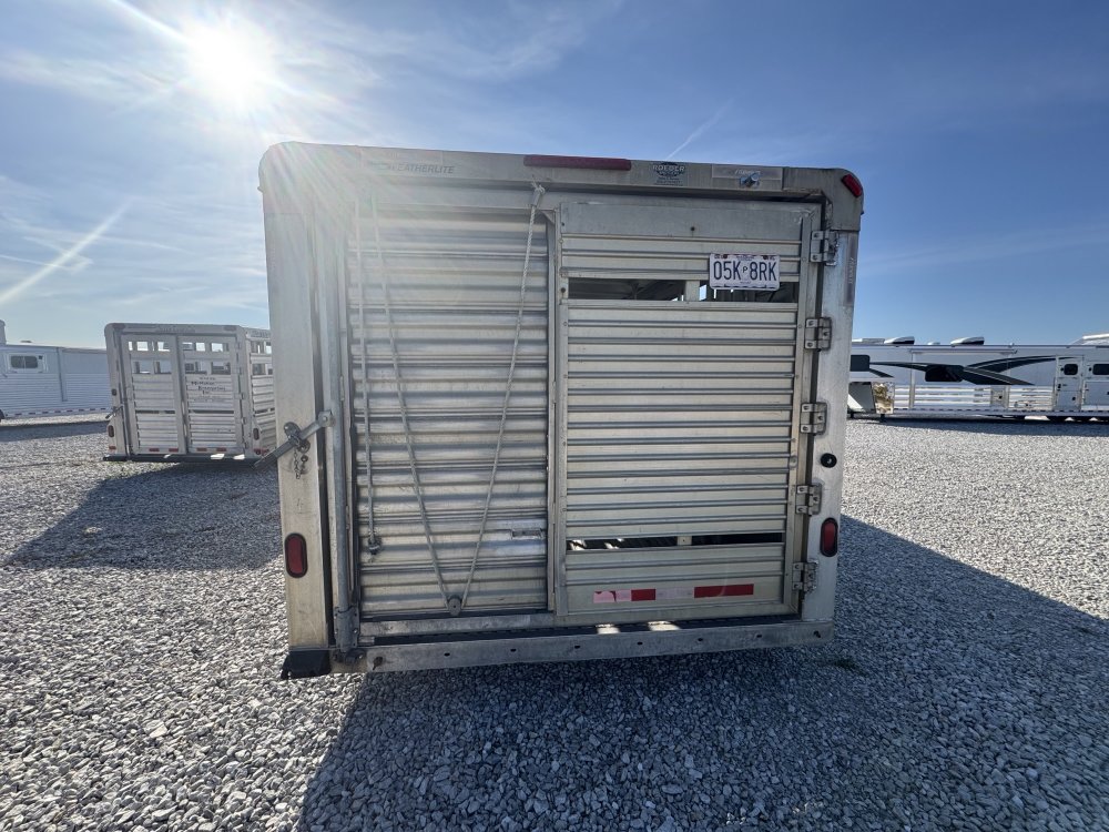 2006 Featherlite 30' Livestock Trailer