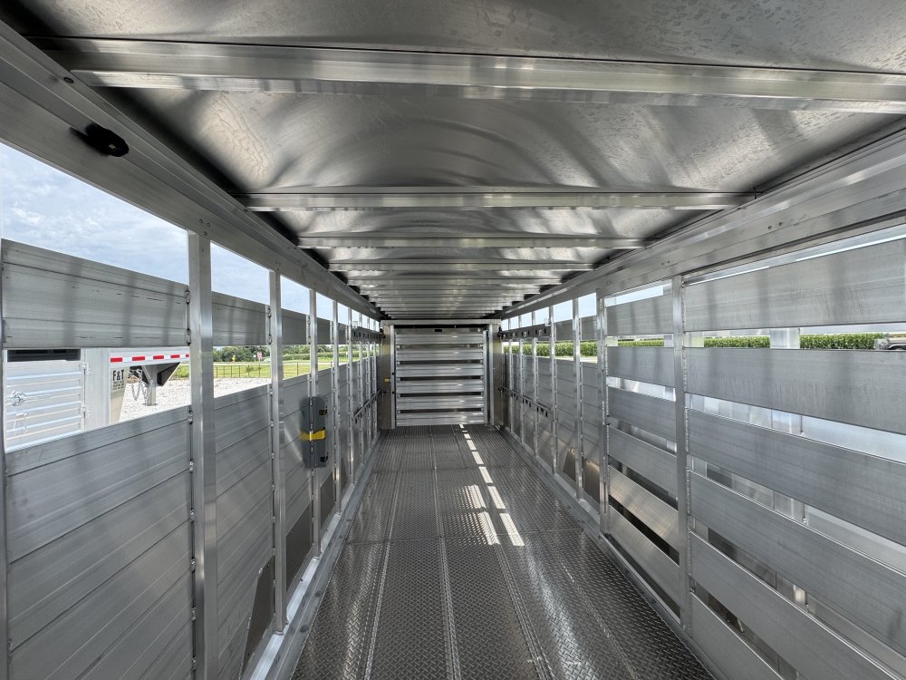 2026 Eby Maverick 24' Livestock Trailer