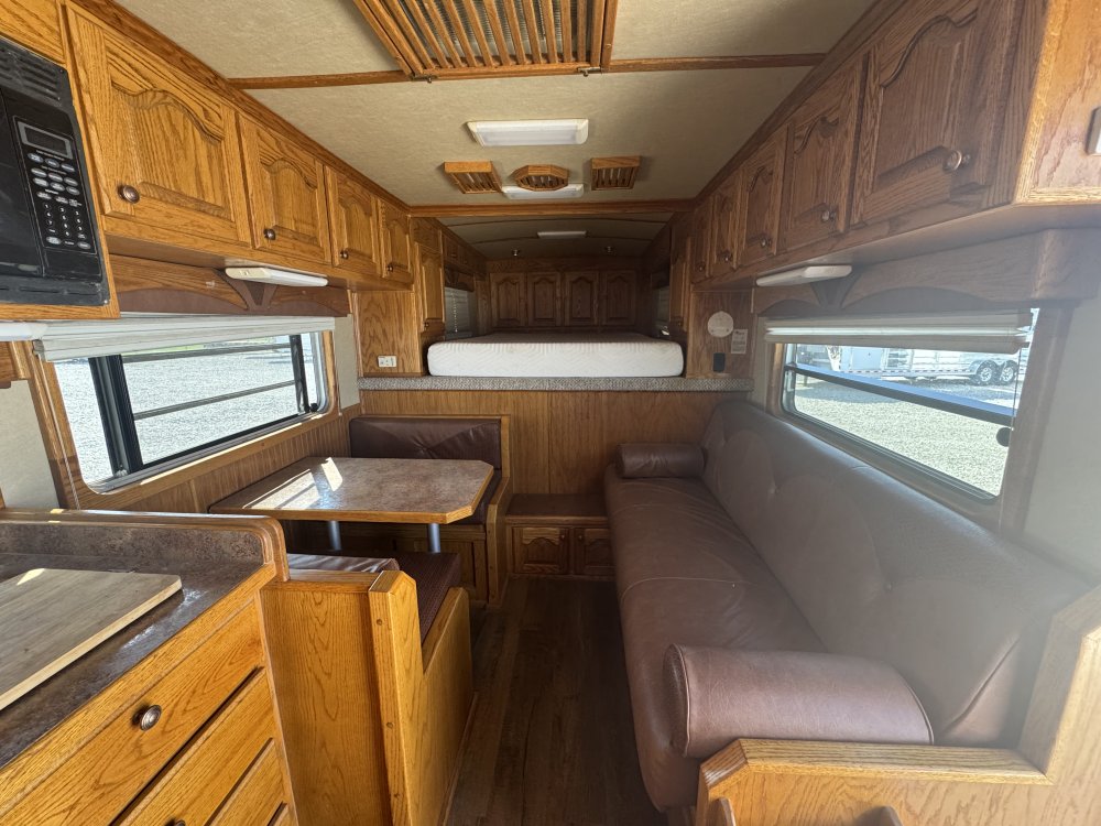 2006 Elite 5 Horse w/ 18'6 LQ
