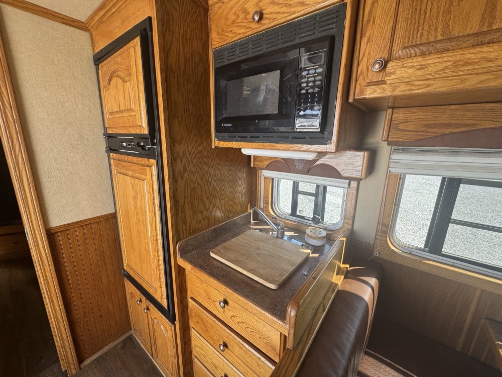 2006 Elite 5 Horse w/ 18'6 LQ