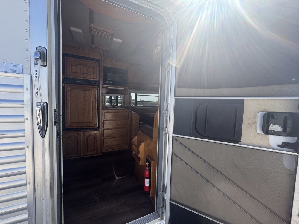 2006 Elite 5 Horse w/ 18'6 LQ