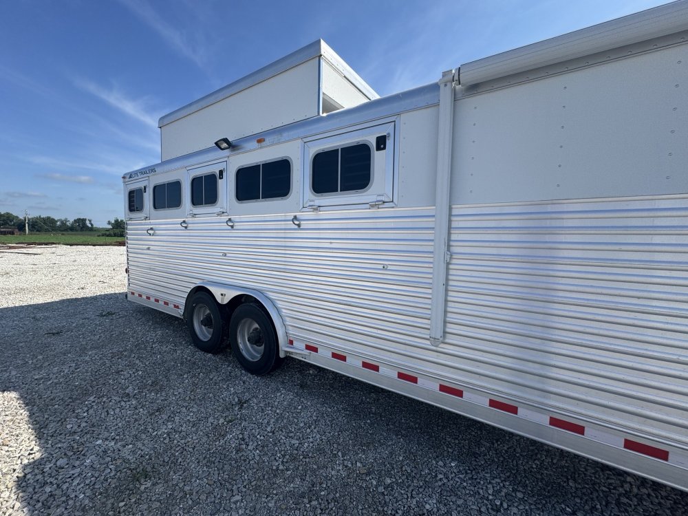 2006 Elite 5 Horse w/ 18'6 LQ