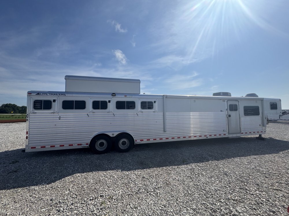 2006 Elite 5 Horse w/ 18'6 LQ