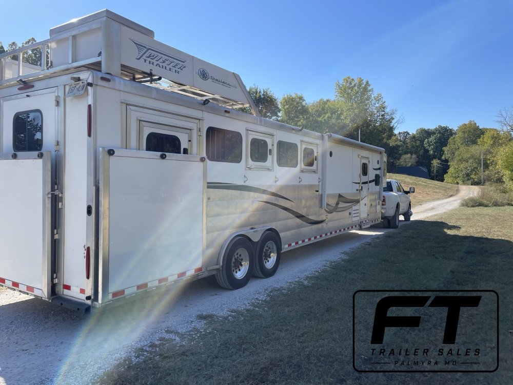 2018 Twister 5 Horse Side Load 13.5 Outlaw Conversions