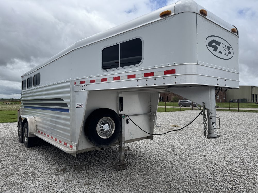 2006 4Star 3 Horse Slant