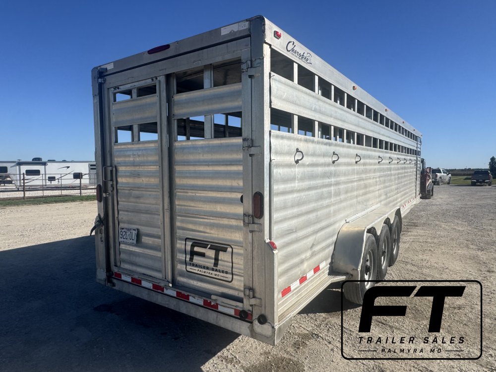 2016 Cherokee 32' Livestock Trailer Livestock Trailer