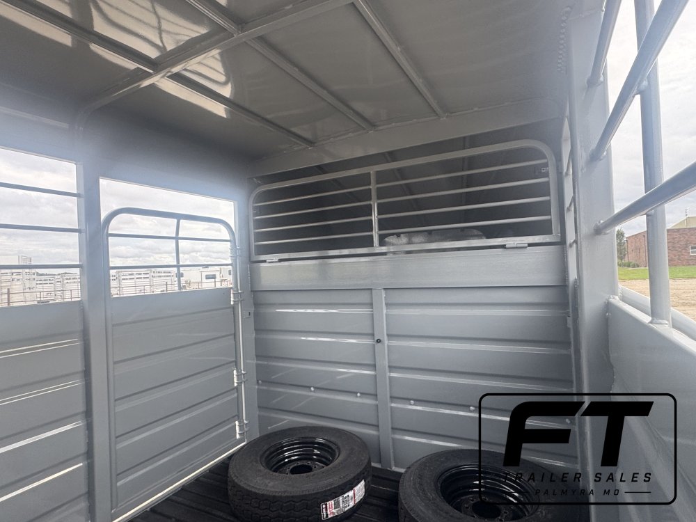 2027 Swift Built 20' Livestock Trailer Livestock Trailer