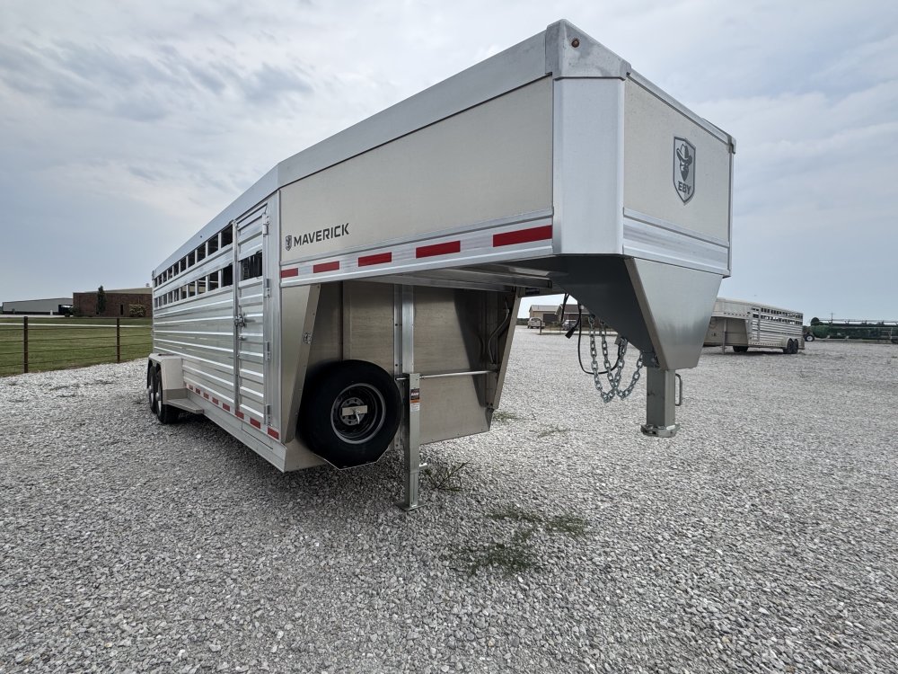 2026 Eby Maverick 24' Livestock Trailer