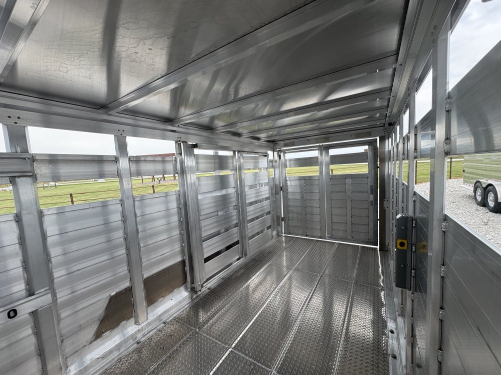 2026 Eby Maverick 24' Livestock Trailer