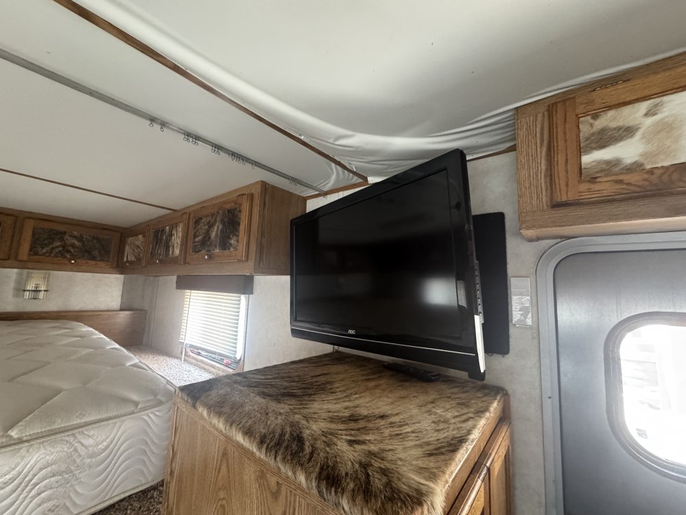 1997 Kiefer Built Horse - Living Quarters