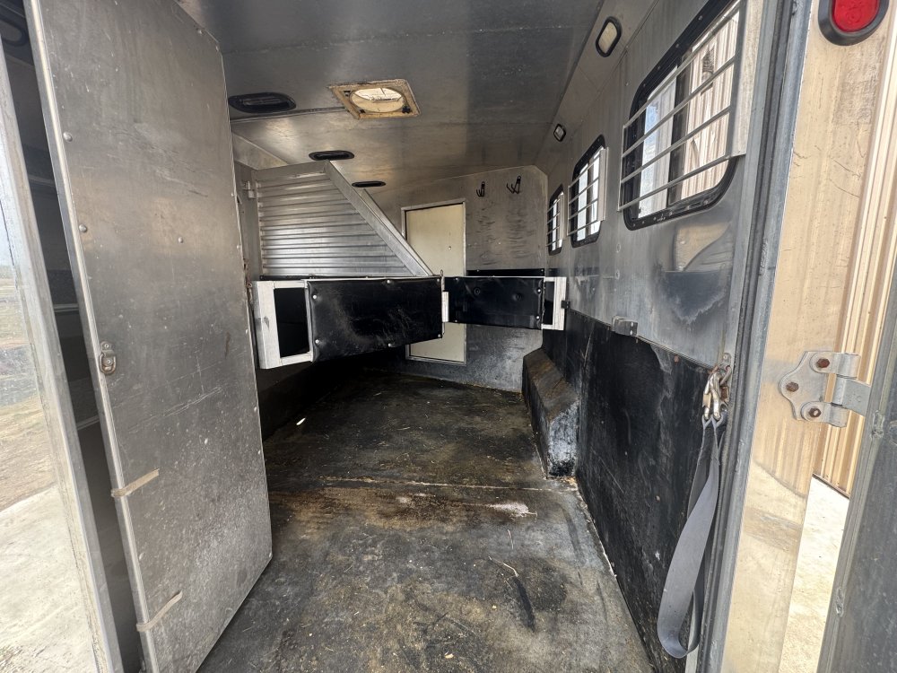 1997 Kiefer Built Horse - Living Quarters