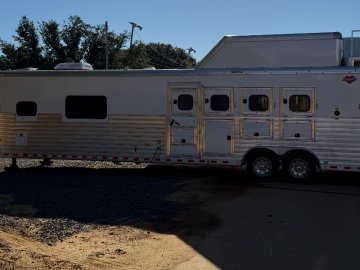 2024 Hart 4 Horse Side Load 15' LQ Outlaw Conversions
