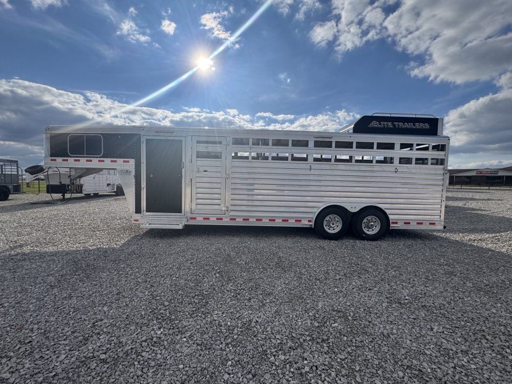 2017 Elite 24' Livestock w/ double door 4' tack