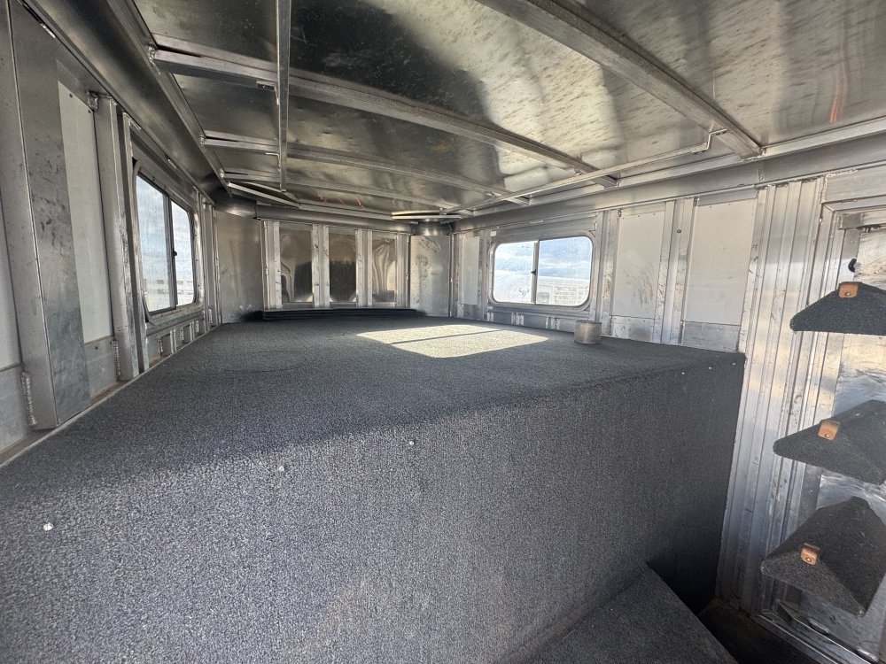 2017 Elite 24' Livestock w/ double door 4' tack