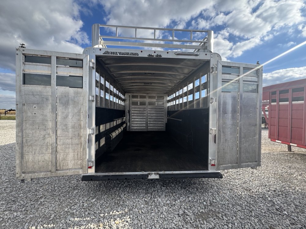 2017 Elite 24' Livestock w/ double door 4' tack