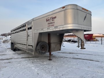 2009 Featherlite 24' Livestock Trailer
