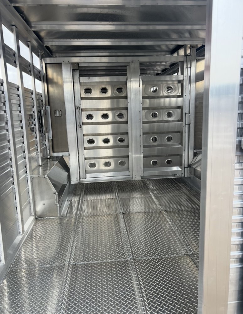 2024 Eby RuffNeck 26' Livestock