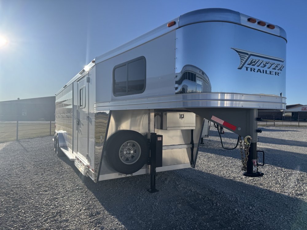 2025 Twister 5 Horse 24' Stock Combo