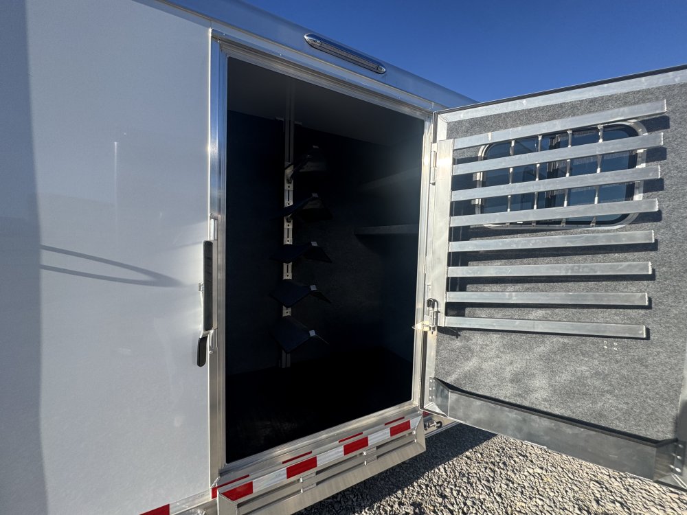 2025 Twister 5 Horse 24' Stock Combo